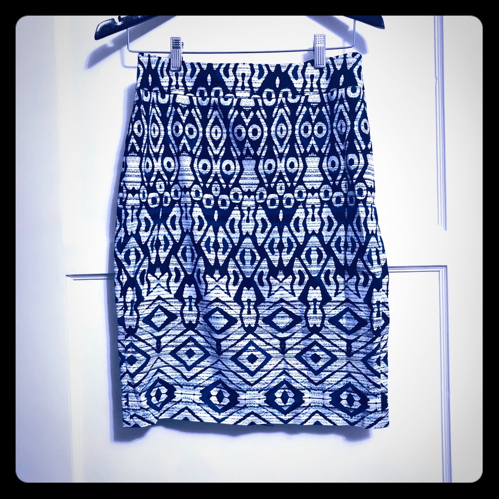 Ann Taylor Graphic Print Pencil Skirt Size 2